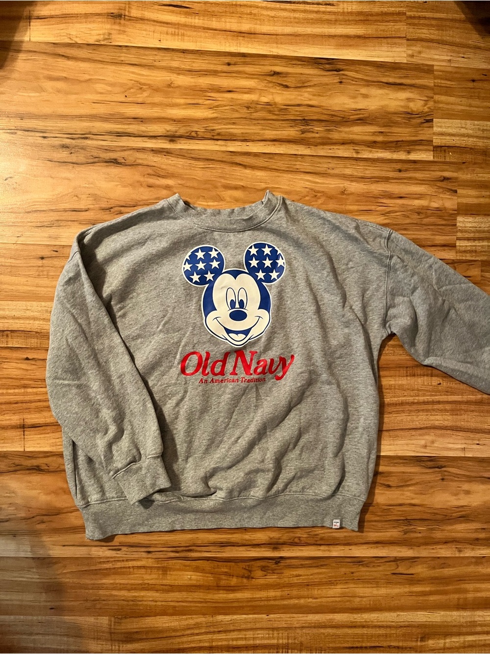 Old Navy x Disney Mickey Mouse Sweatshirt Womens crewneck
